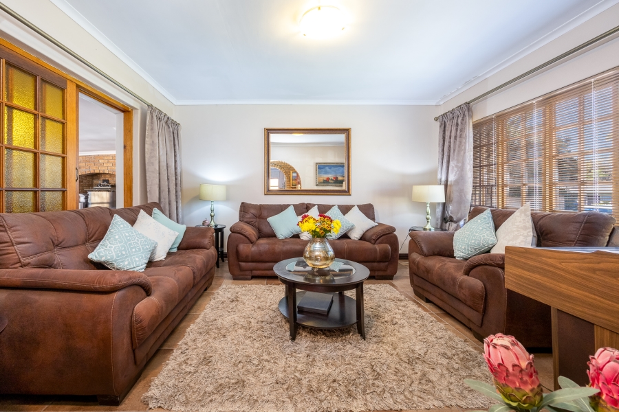 5 Bedroom Property for Sale in Sonstraal Western Cape